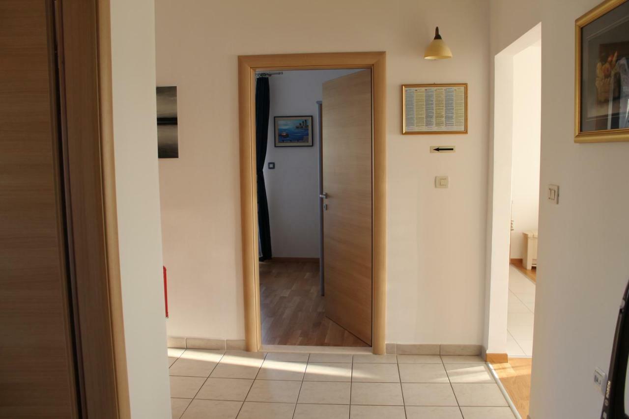 Апартаменты Apartman Nives Трогир Экстерьер фото